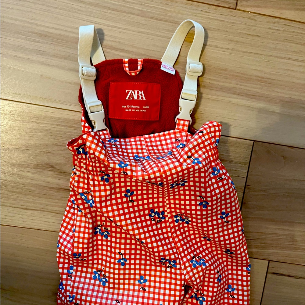 Cutest NWOT Zara Fleece Lined Waterproof Bibs, 12-18 mos